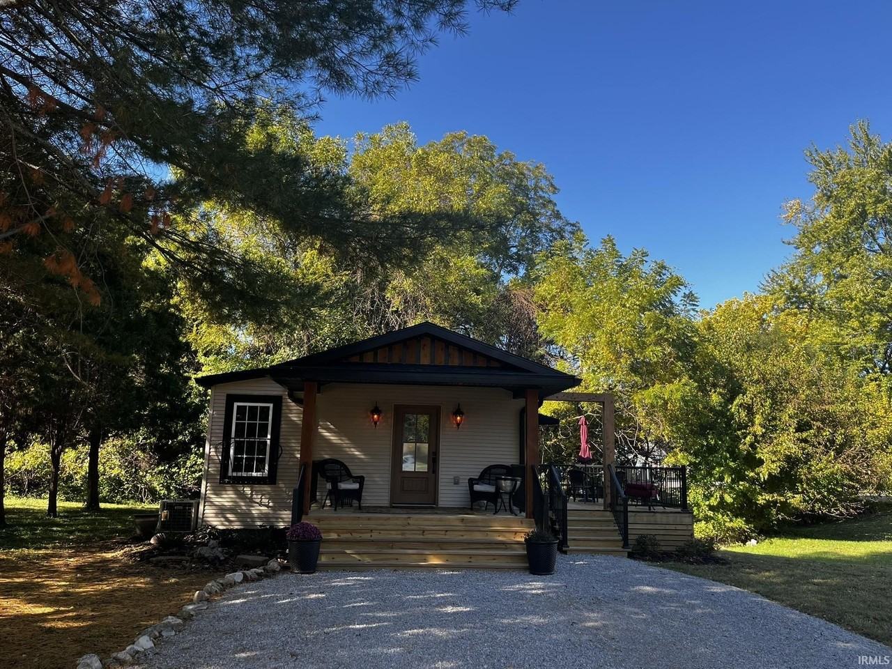 624 Monroe St - Photo 2 of 31