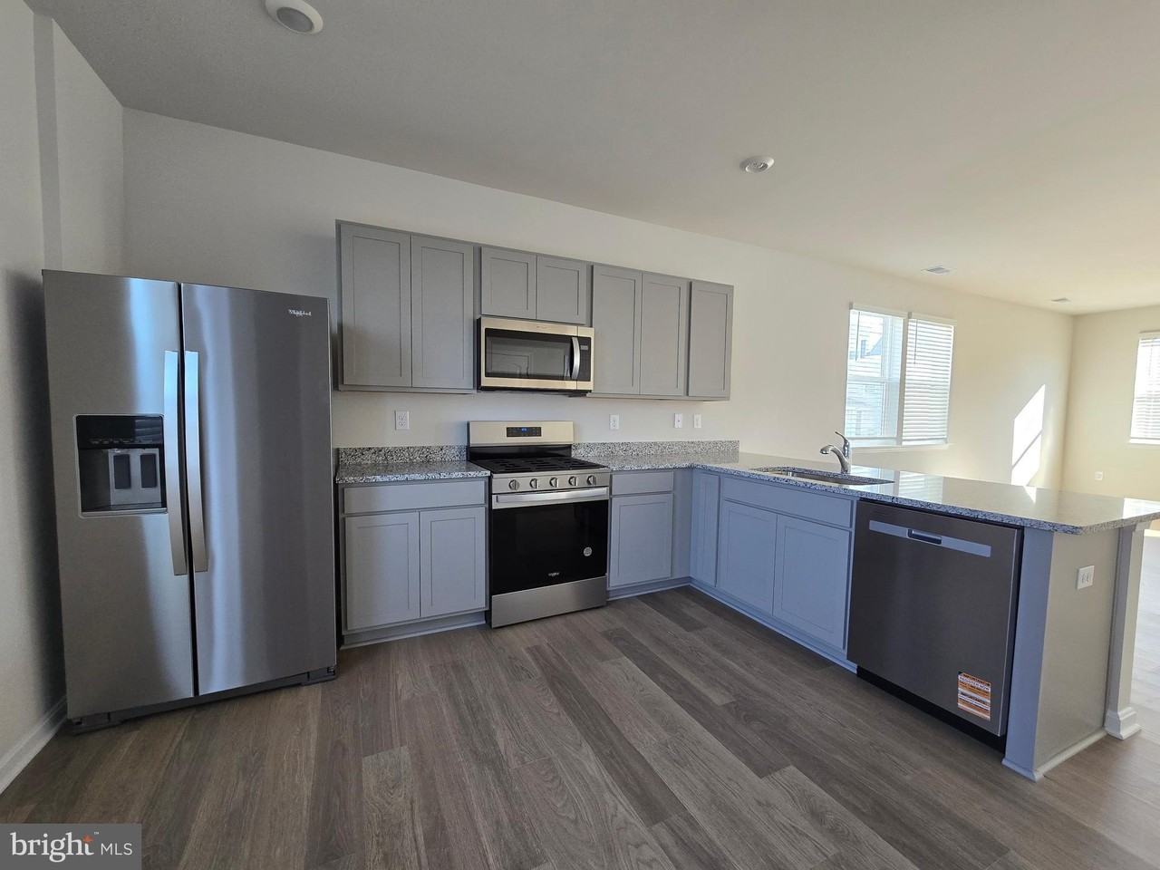 10935 Farmerfield St - Photo 4 of 38