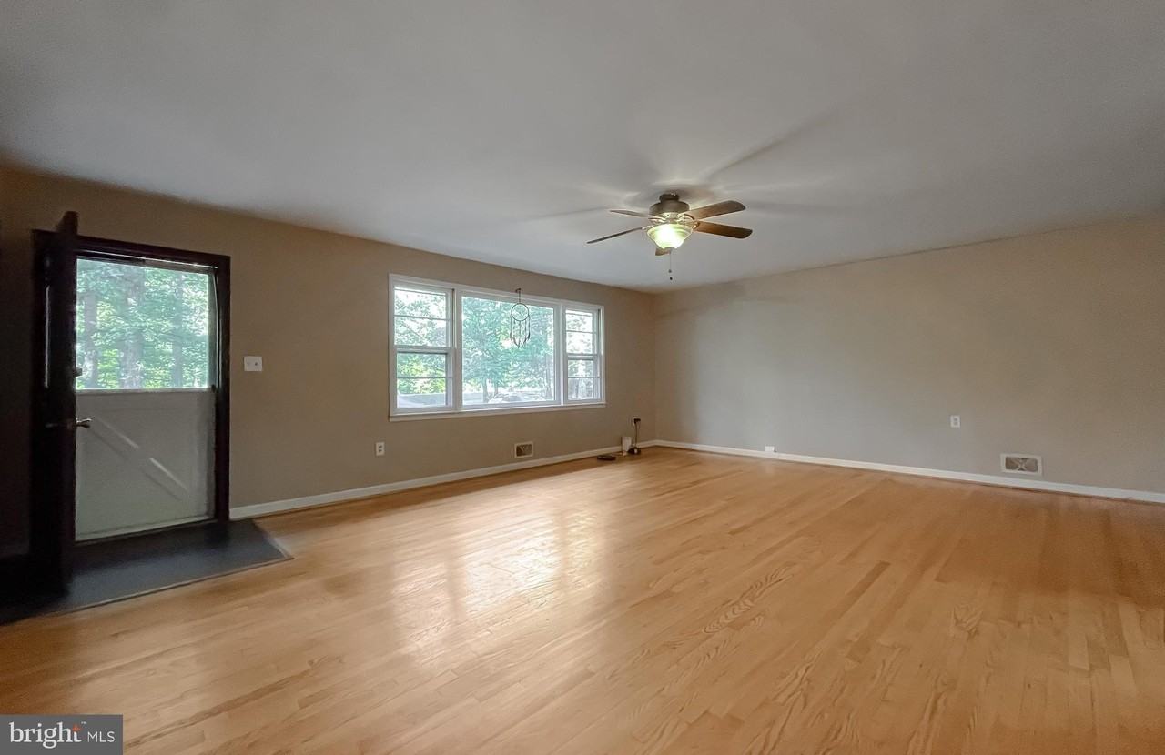 9642 Charles St - Photo 2 of 19