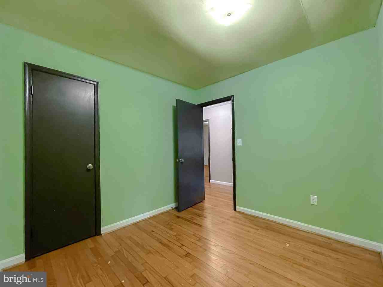 9642 Charles St - Photo 6 of 19