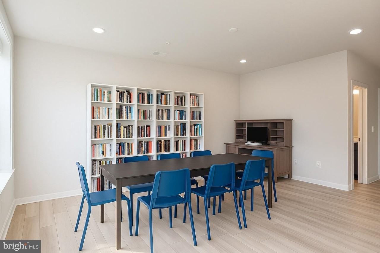 8642 Satinwood Dr - Photo 2 of 24