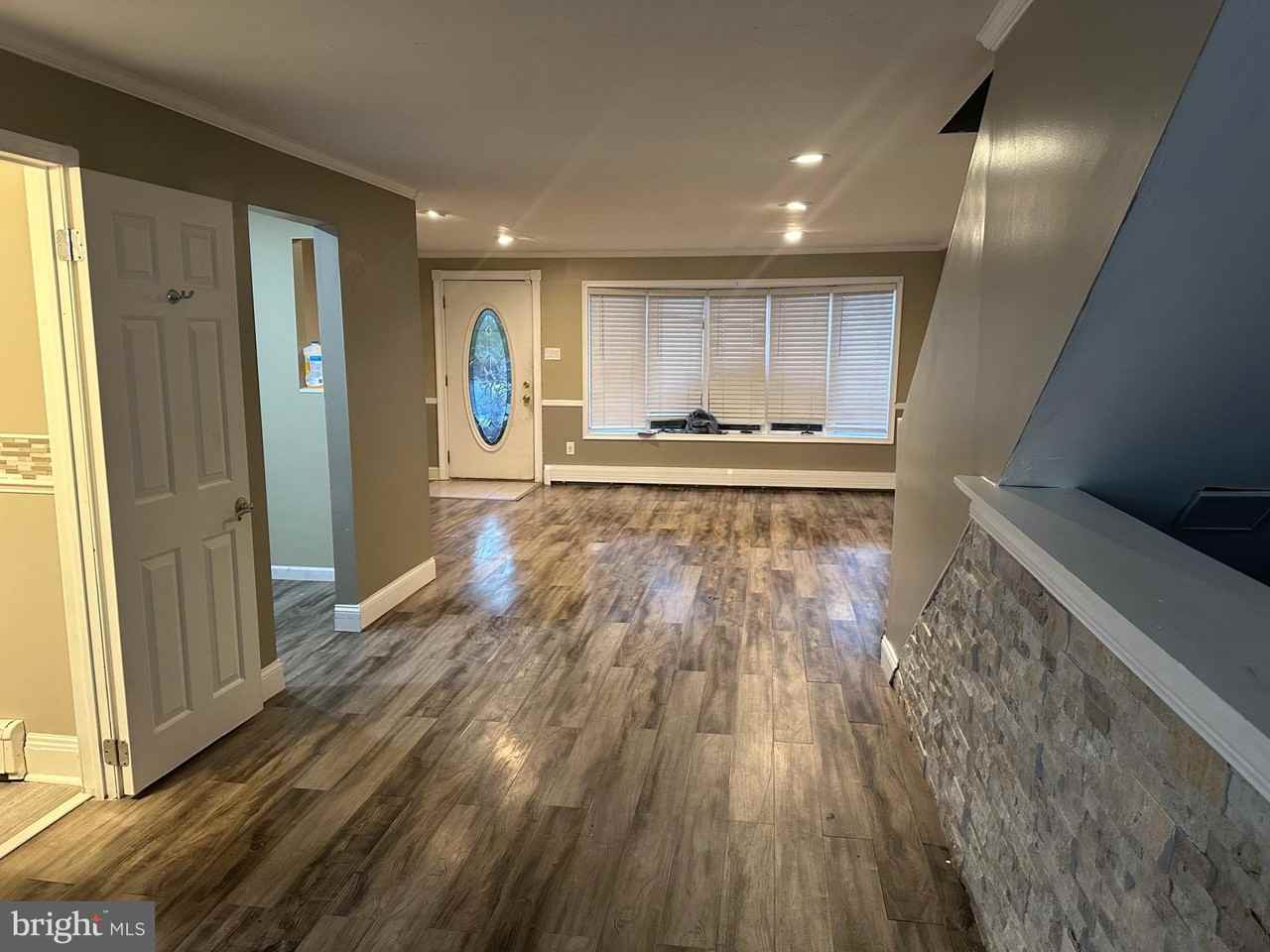 405 West Cir - Photo 2 of 20