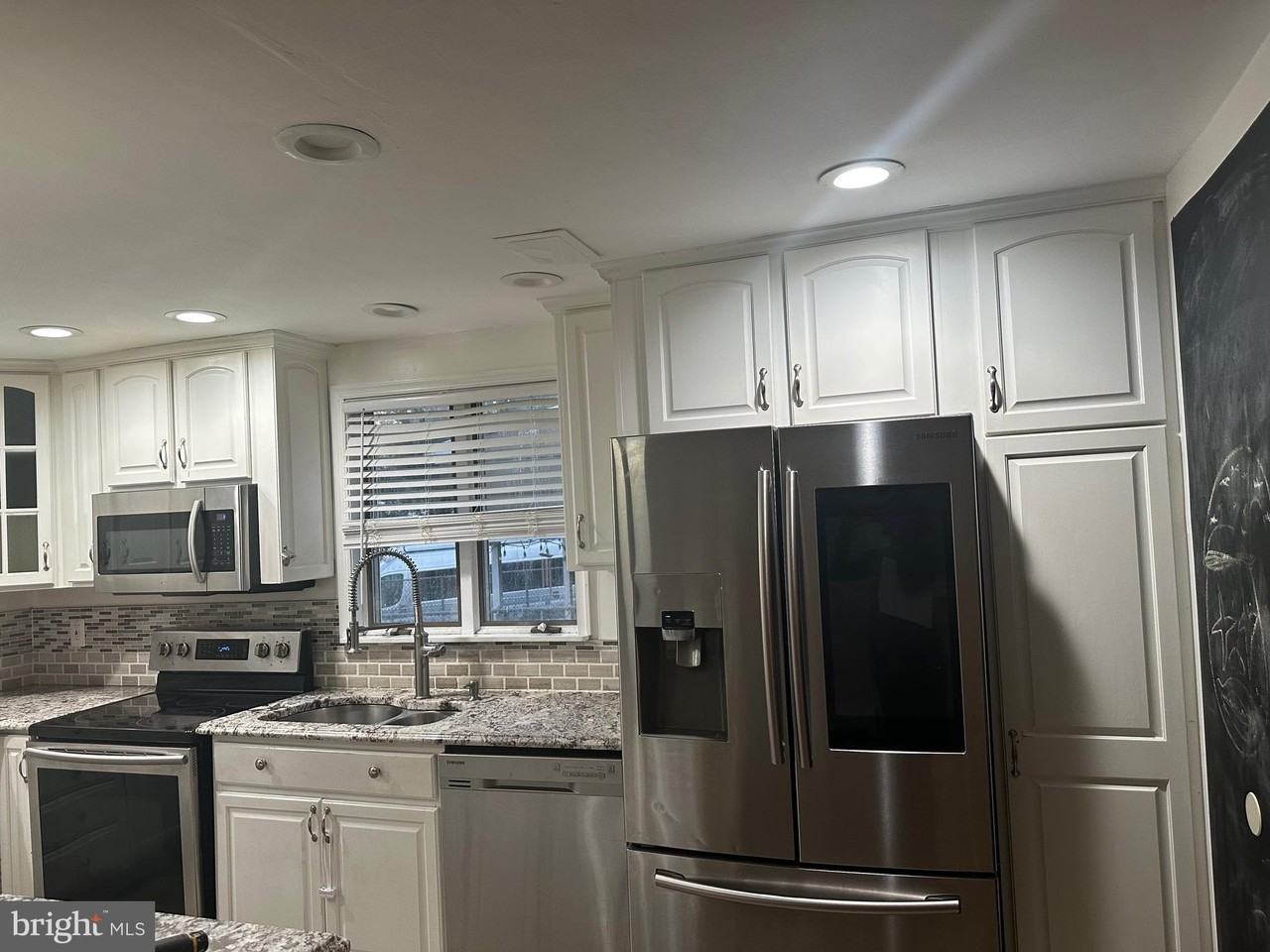 405 West Cir - Photo 4 of 20