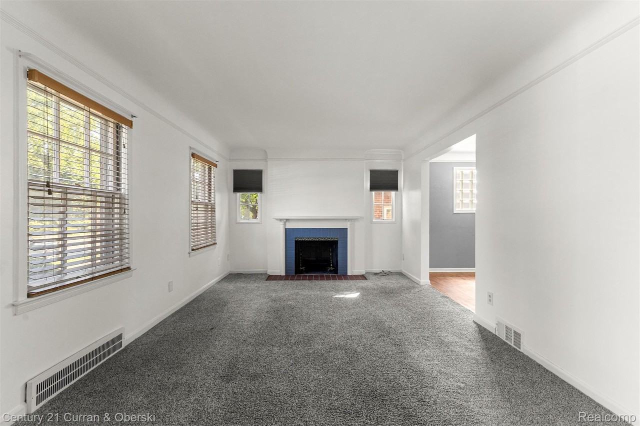 22905 Marlboro St - Photo 2 of 32