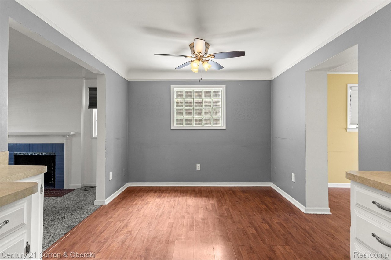 22905 Marlboro St - Photo 7 of 32