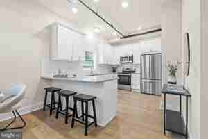 featured image of 30 W Broad St Ste 6 #6