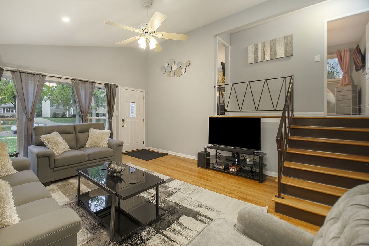 63 S Main St - Photo 3 of 21