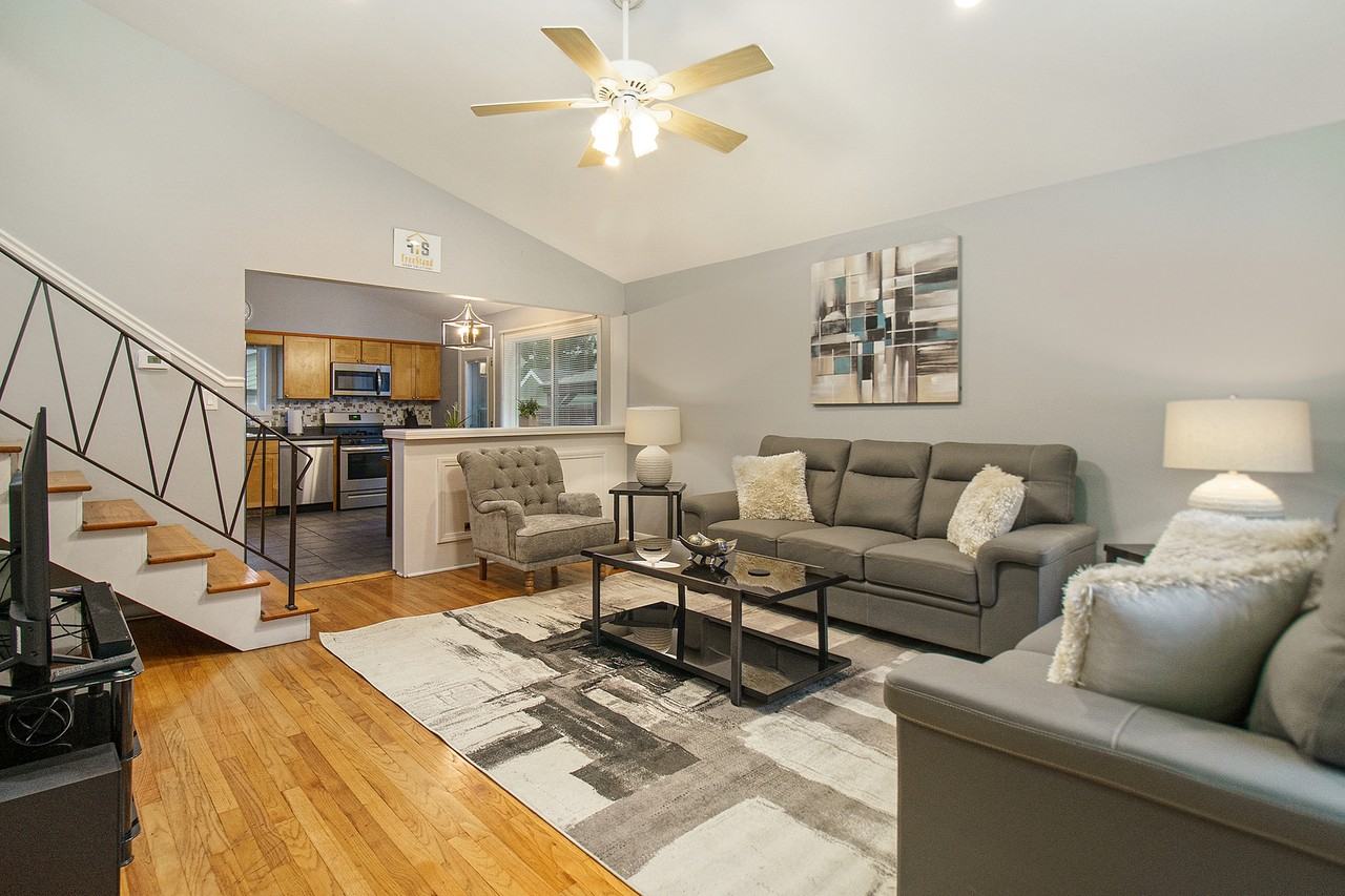 63 S Main St - Photo 4 of 21