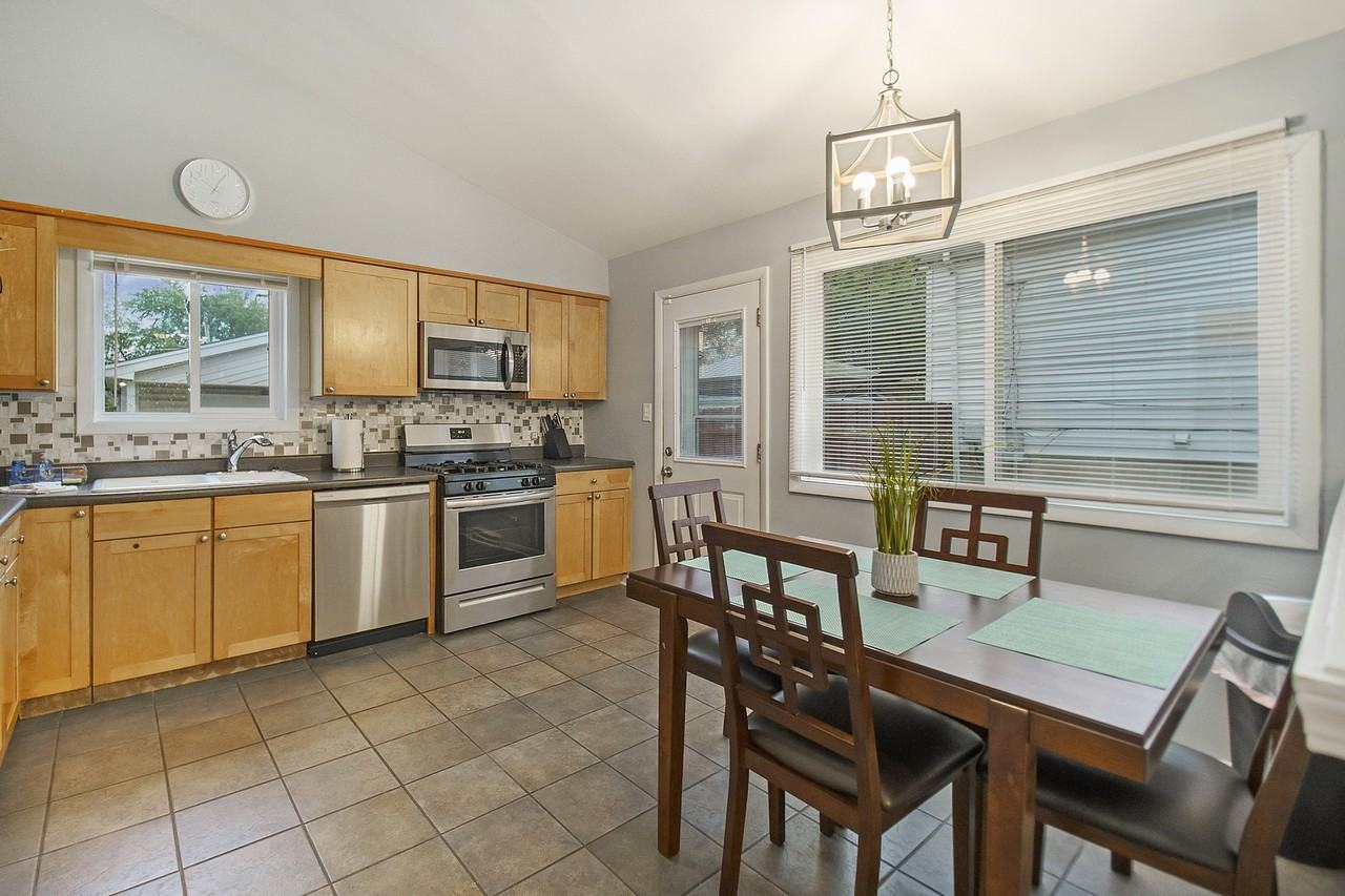 63 S Main St - Photo 7 of 21