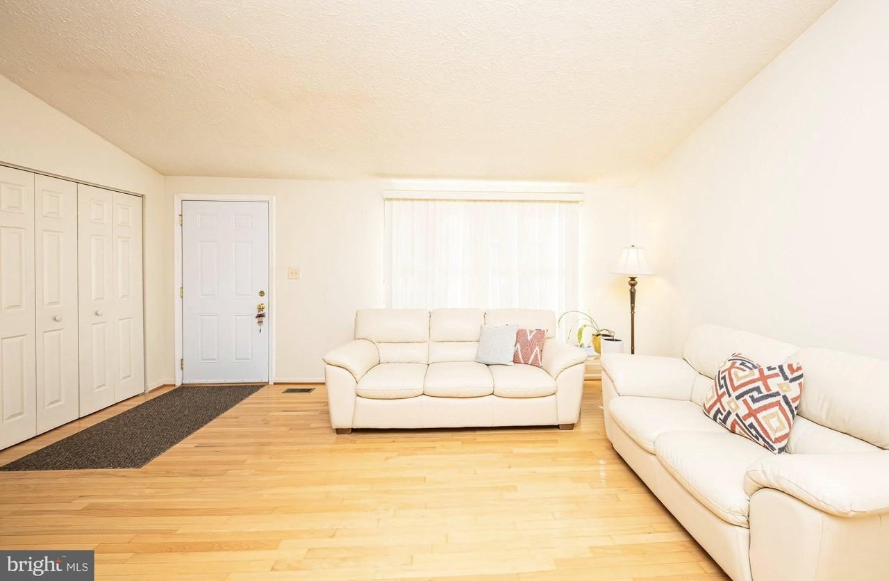 1803 East Beech Road - Photo 6 of 38