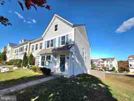 featured image of 3989 Hartlake St