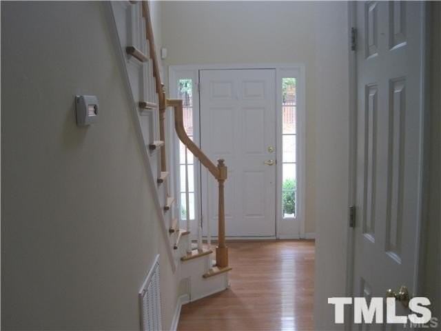 417 Oakhall Dr - Photo 7 of 17