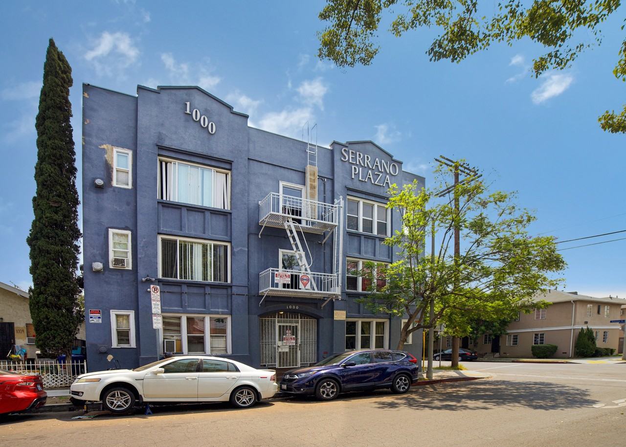 1000 N Serrano Ave - Photo 2 of 7