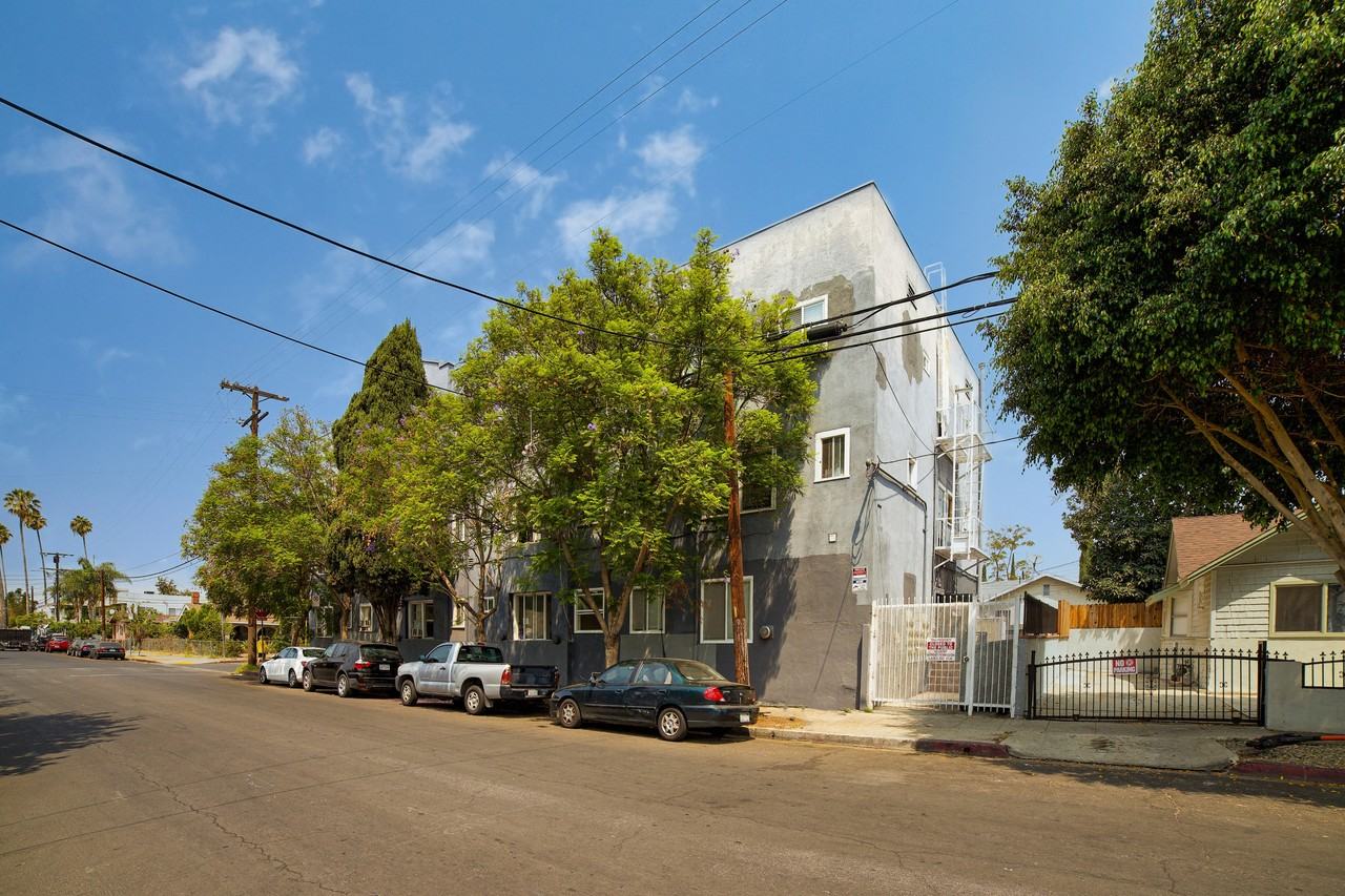 1000 N Serrano Ave - Photo 5 of 7