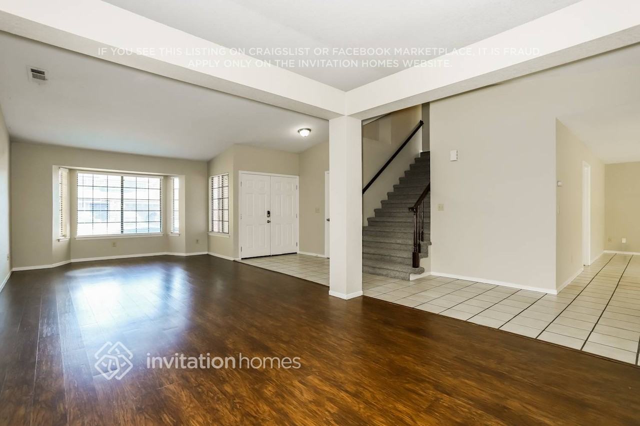 1241 Countryside Ln - Photo 5 of 18