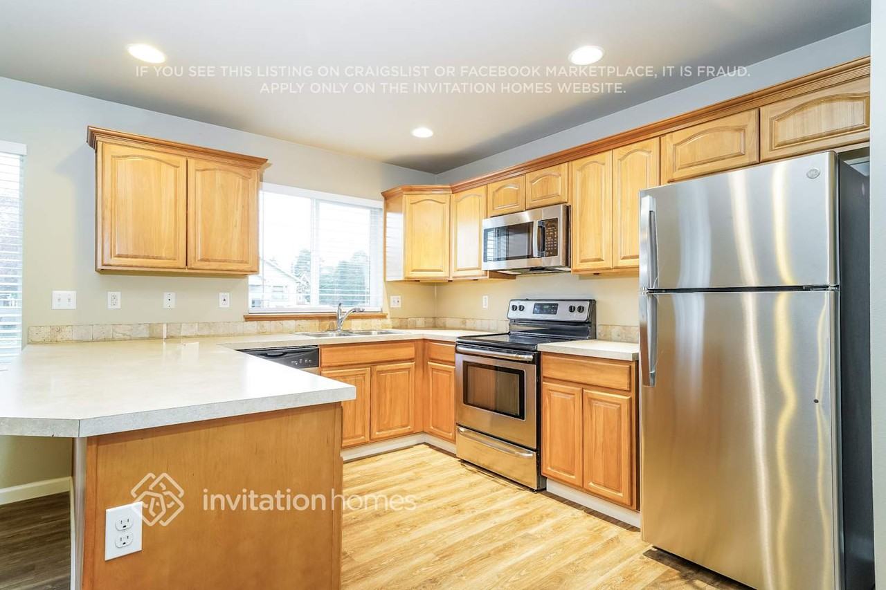 6423 S Warner St - Photo 6 of 18