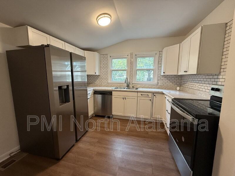 2024 1st St Sw - Photo 4 of 15