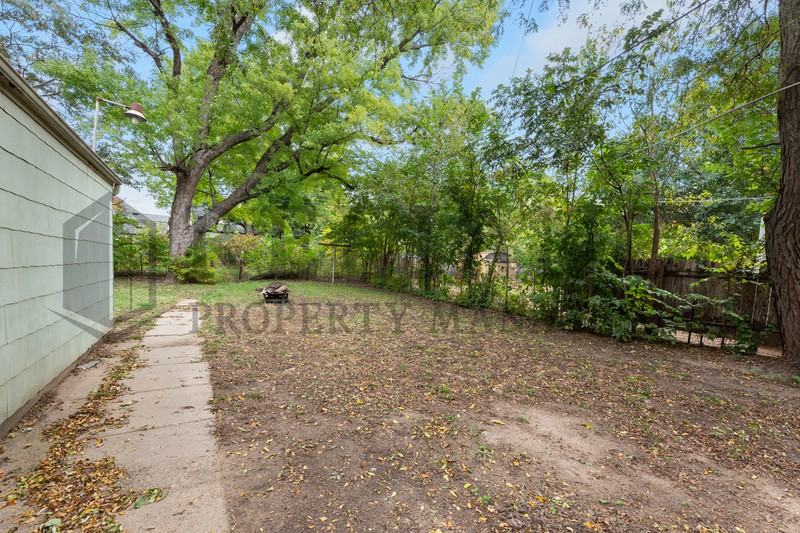 1022 S Yale St - Photo 2 of 15