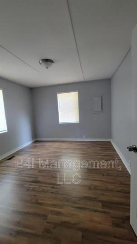 10 Sanford Ave - Photo 6 of 14