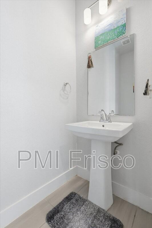 8132 Bromley Dr - Photo 6 of 16