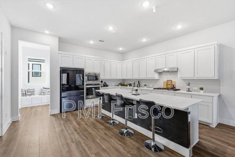 8132 Bromley Dr - Photo 7 of 16