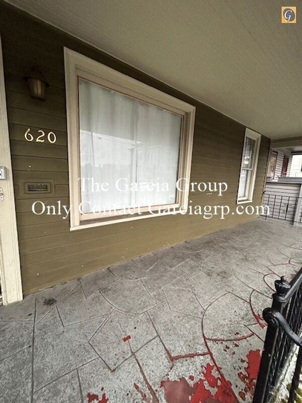 620 Southwest Grant Street - Photo 2 of 19