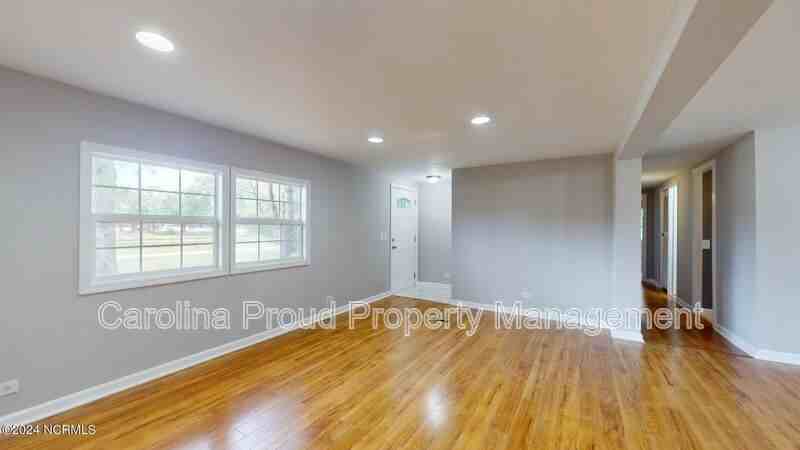 741 Cindas Ln - Photo 2 of 15