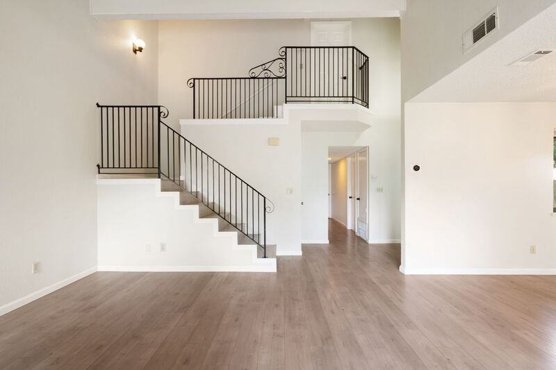 9417 Aizenberg Cir - Photo 2 of 24