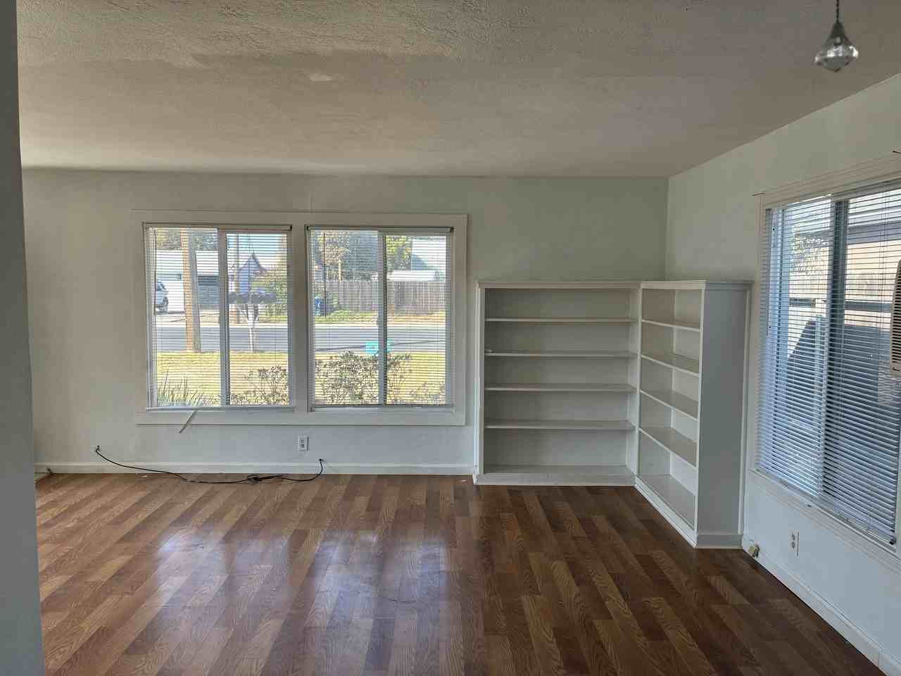 1542 Melrose Avenue - Photo 4 of 24