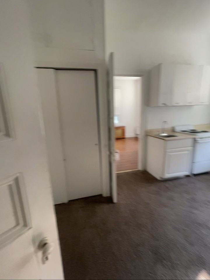 103-105 West Broadway - Photo 4 of 6