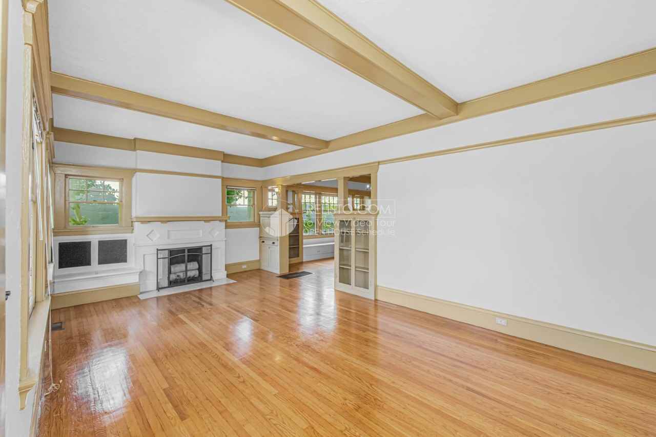 372 Hudson St - Photo 2 of 28