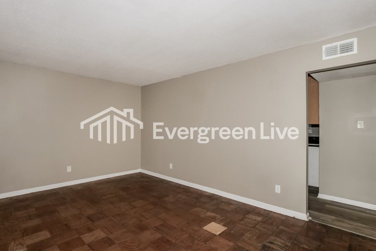 5112 Christopher Ave - Photo 4 of 16