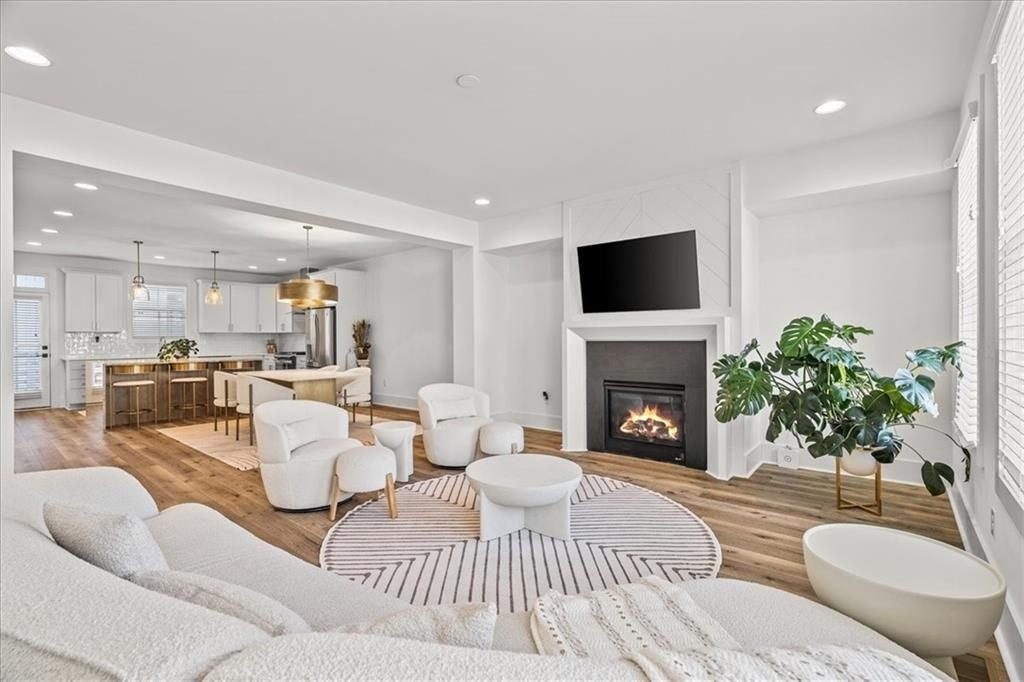 5862 Westin Rd - Photo 3 of 44