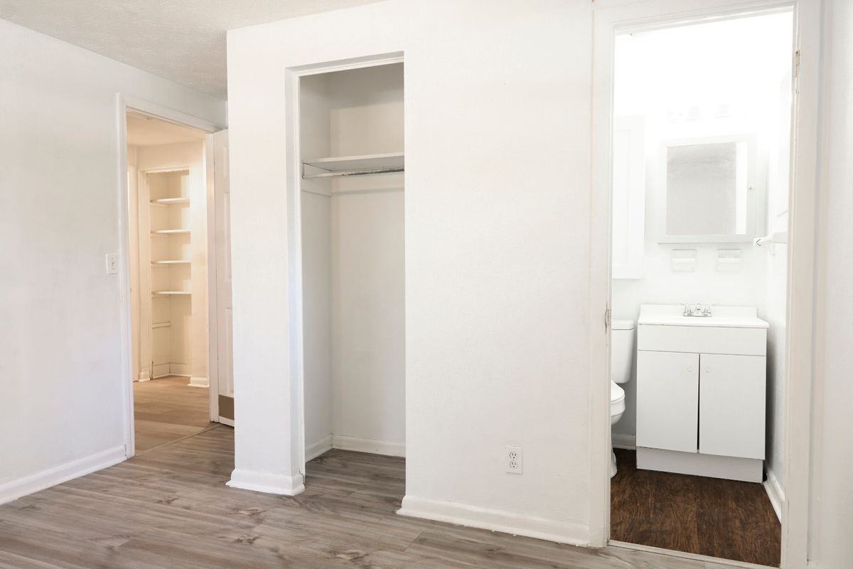 395 Arora Blvd - Photo 7 of 22