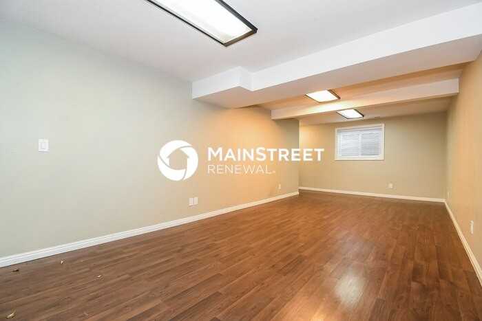 938 South 200 East - Photo 2 of 17