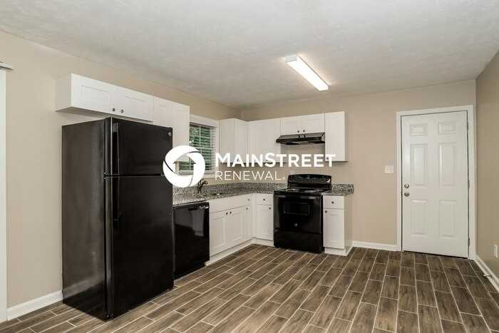 677 Selden Court - Photo 4 of 18