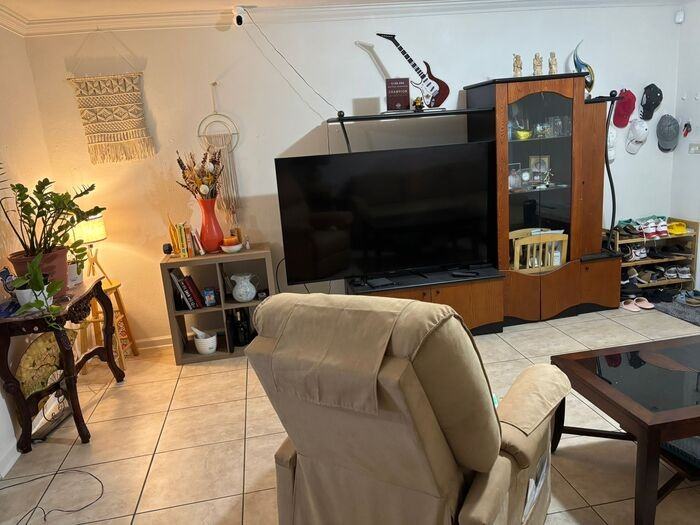 2502 W Commercial Blvd - Photo 2 of 11