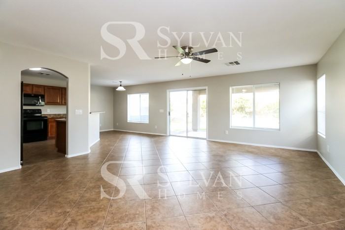 1480 W Roosevelt Ave - Photo 3 of 15