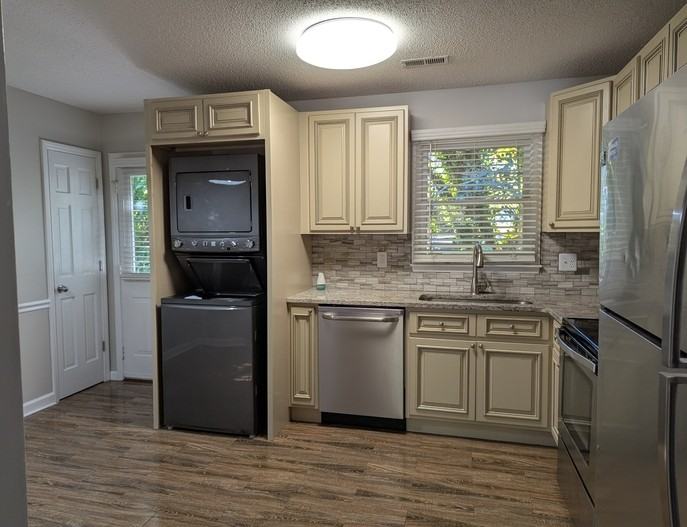 Brookwood Ave Ne - Photo 4 of 16