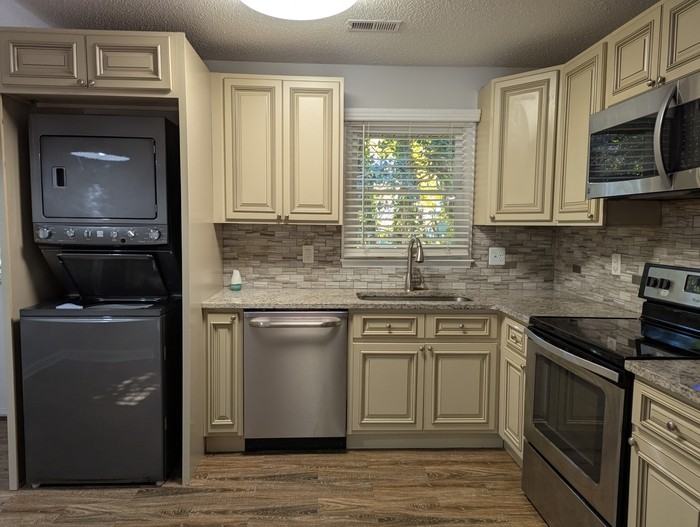 Brookwood Ave Ne - Photo 5 of 16