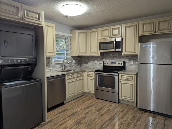 Brookwood Ave Ne - Photo 7 of 16