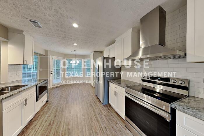 5022 Cliff Top Drive - Photo 7 of 24