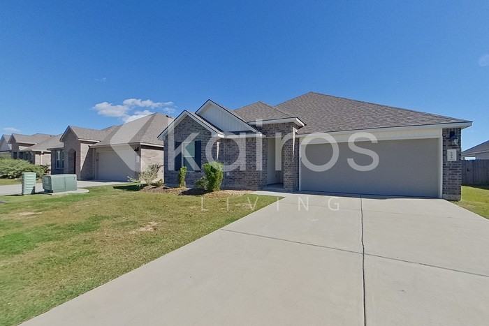 203 Santiago Ct - Photo 2 of 28