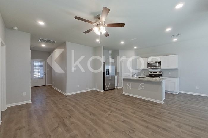 203 Santiago Ct - Photo 5 of 28