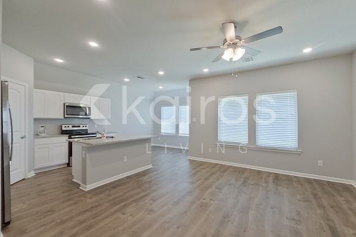 203 Santiago Ct - Photo 6 of 28