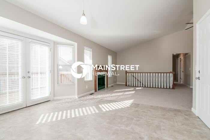 3064 Laurel Village Cir - Photo 4 of 15