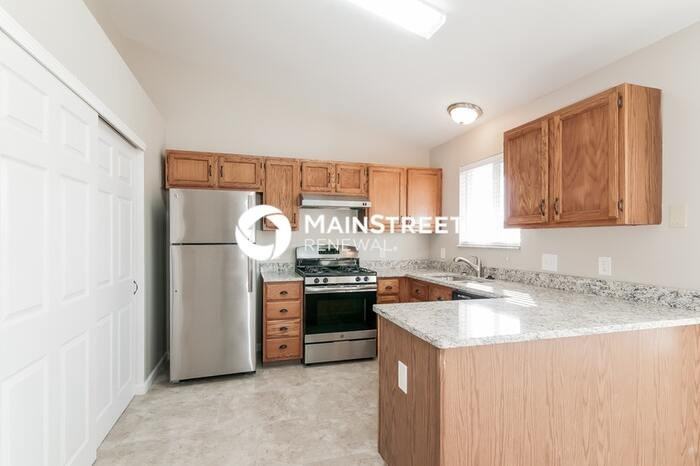 3064 Laurel Village Cir - Photo 6 of 15