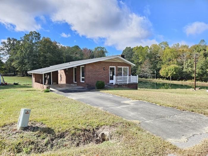 318 Hammond Street - Photo 2 of 11
