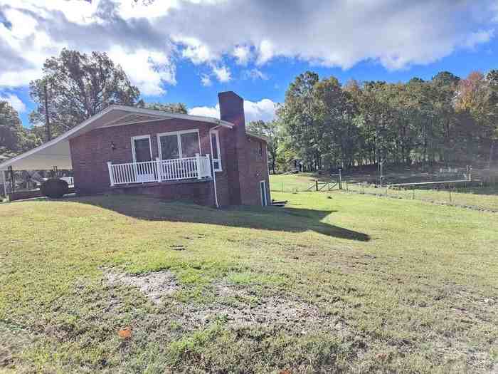 318 Hammond Street - Photo 3 of 11