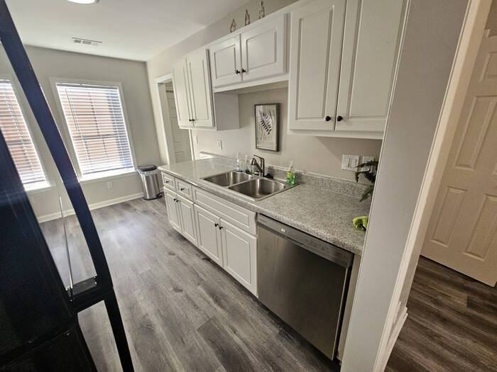 30 Hampton Oaks Pl #1 - Photo 3 of 16